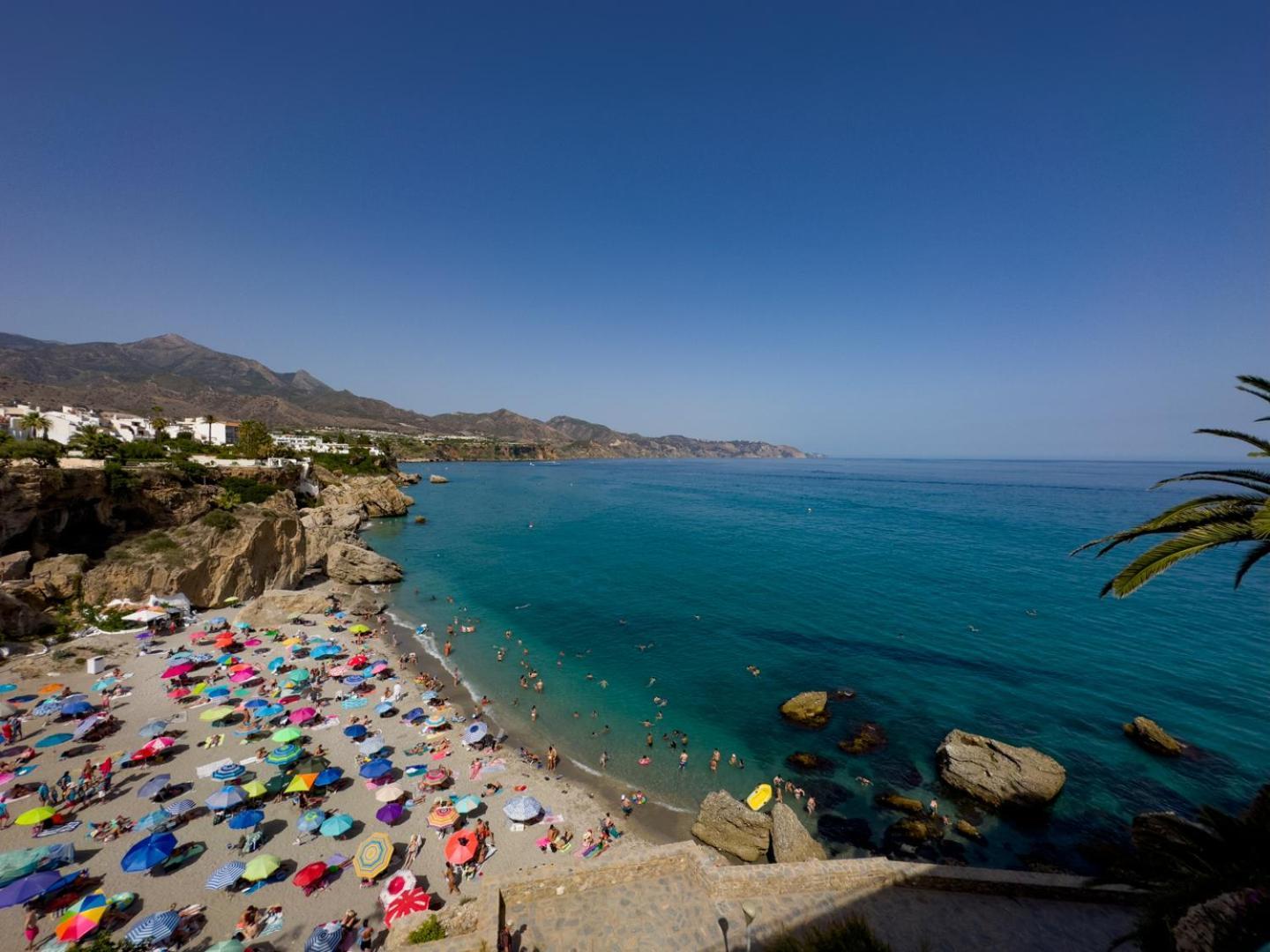 Apartamento Cala Bajo Nerja Bagian luar foto