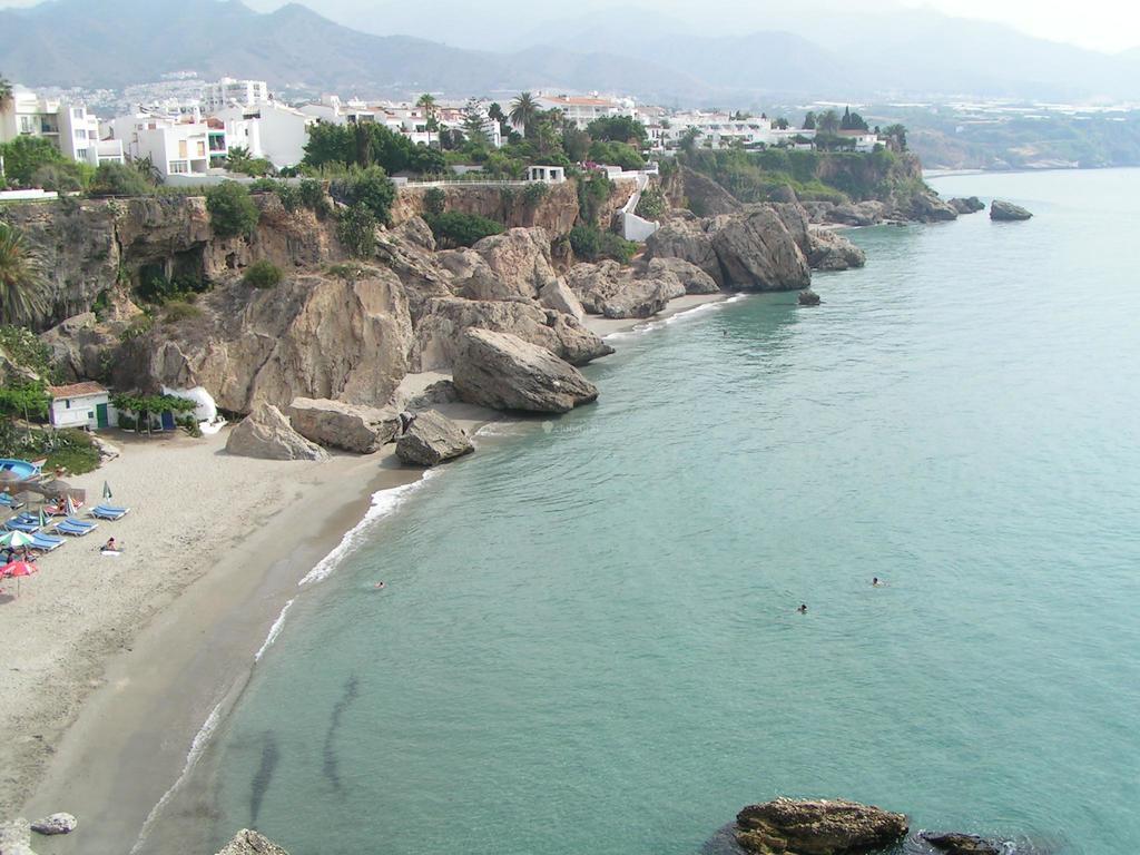 Apartamento Cala Bajo Nerja Bagian luar foto