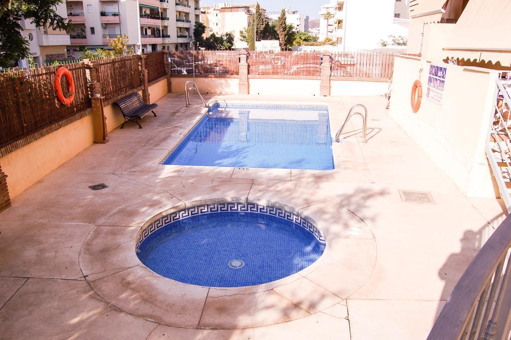 Apartamento Cala Bajo Nerja Bagian luar foto